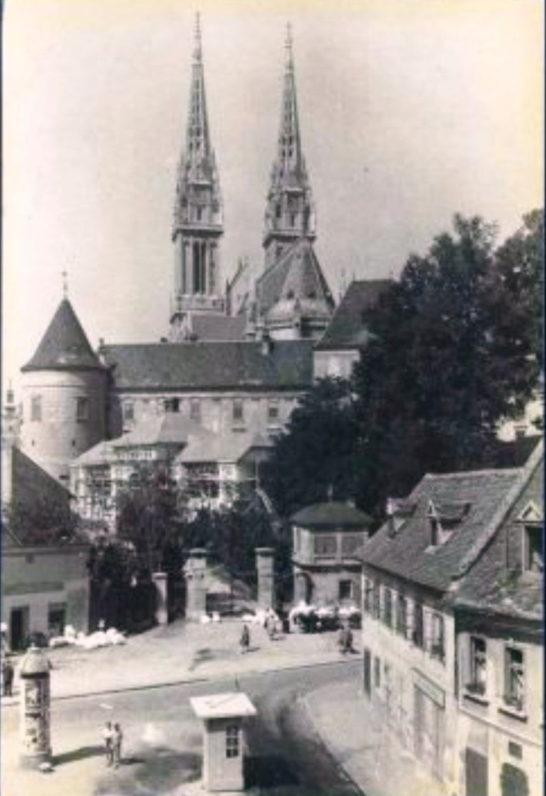 Pogled iz Vlaške na katedralu 1959. godine
